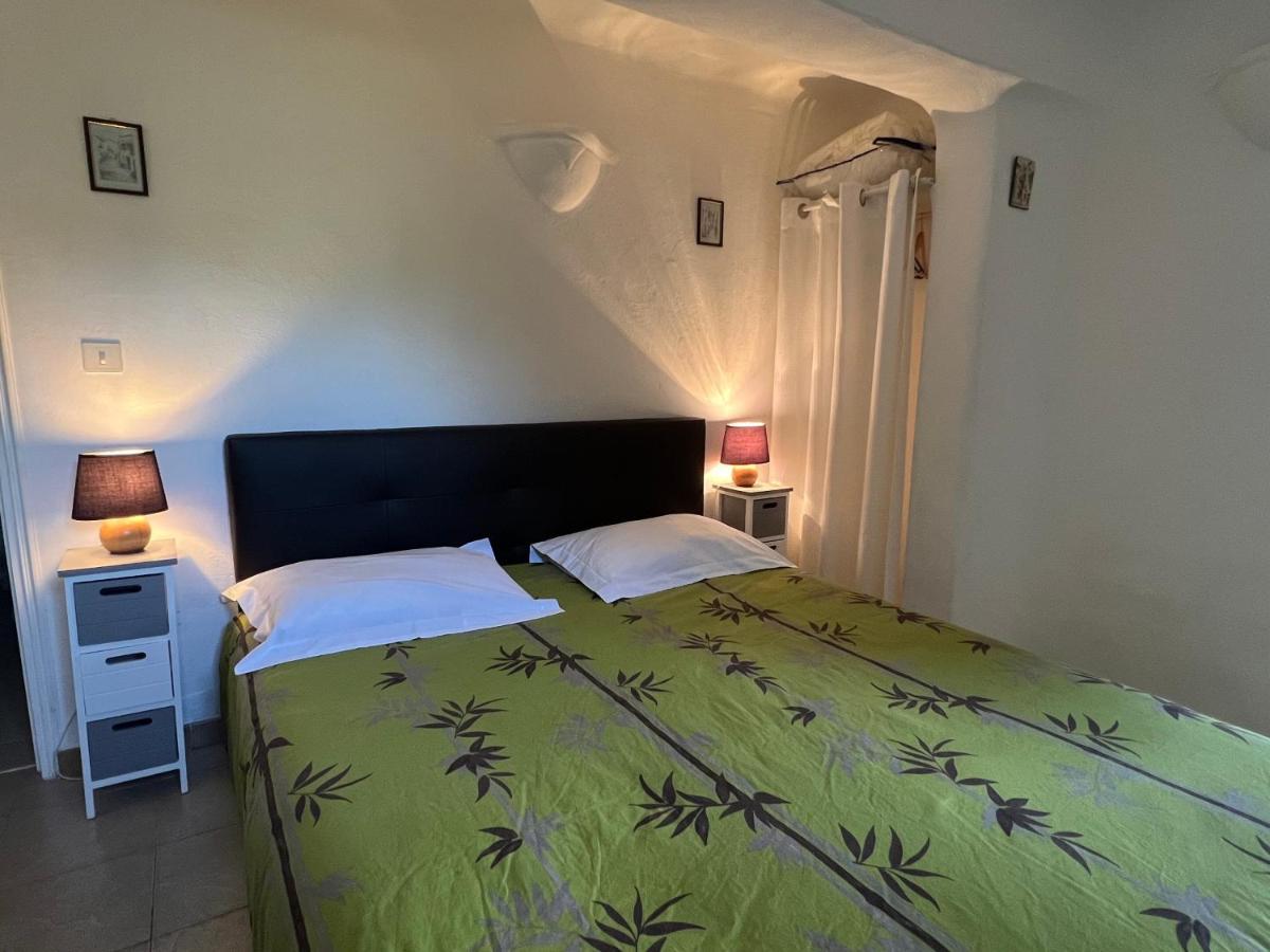 Chambres Et Tables D'Hotes Zelia & Jacques Berquez เปียนอตอลี-กัลดาเรโล ภายนอก รูปภาพ