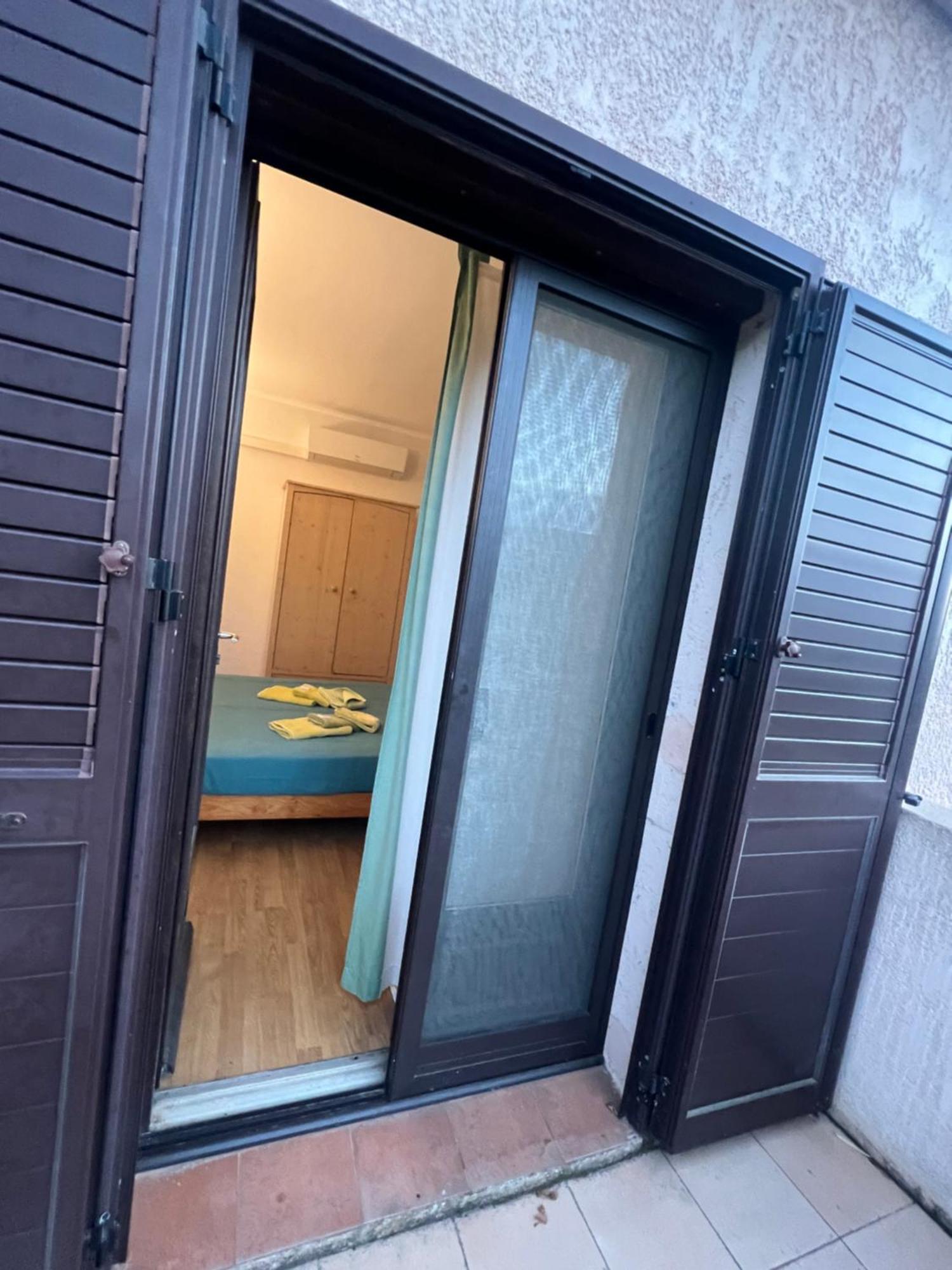 Chambres Et Tables D'Hotes Zelia & Jacques Berquez เปียนอตอลี-กัลดาเรโล ภายนอก รูปภาพ